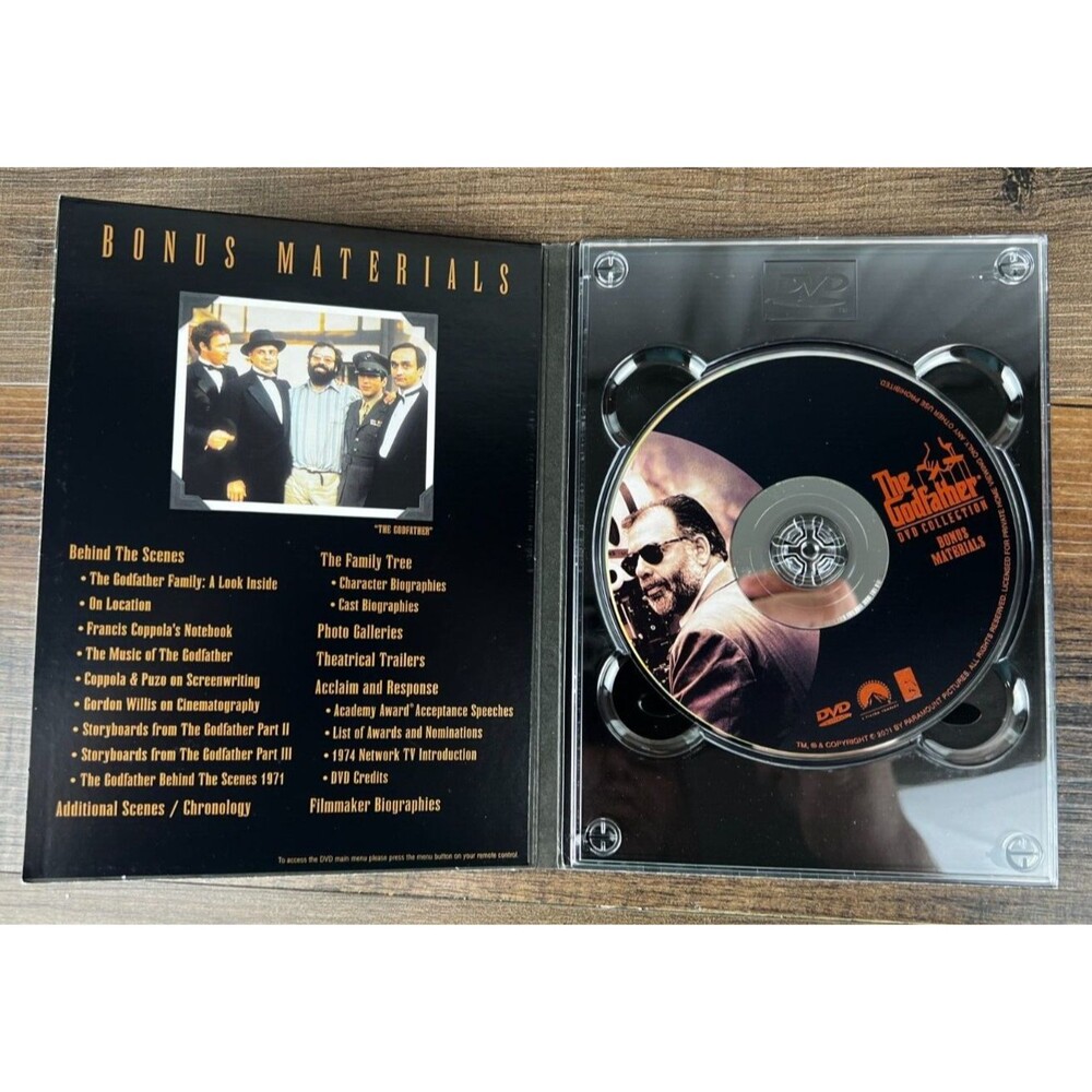 The Godfather DVD Collection Part 1-3 & Bonus Materials (5 DVD Set) - Picture 6 of 10